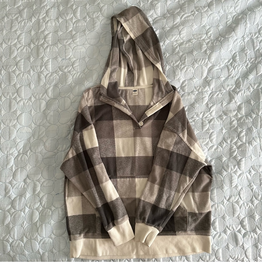 Old navy gray and white plaid sweatshirt